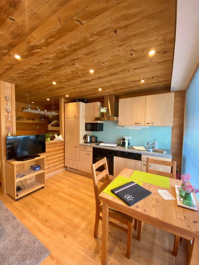 Damuelser Holzhus Apartment Luaran gambar