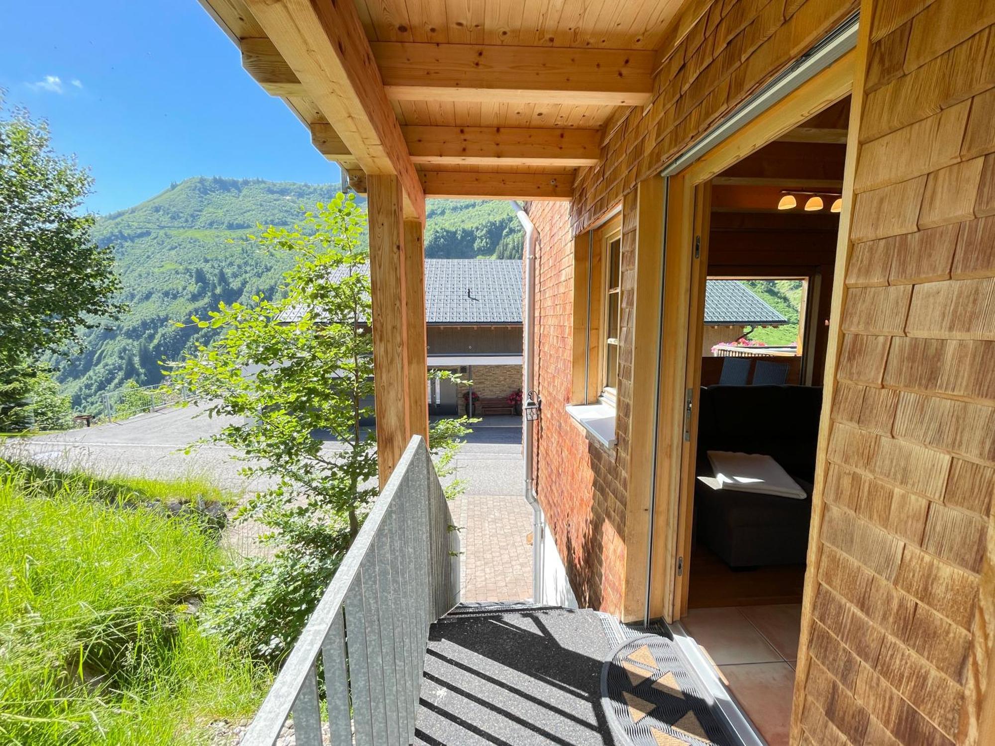 Damuelser Holzhus Apartment Luaran gambar